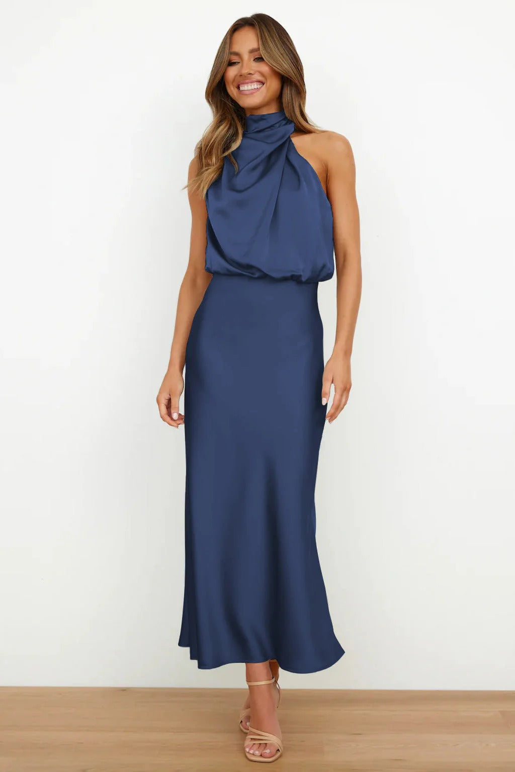 Noirel | Vestido elegante con drapeados