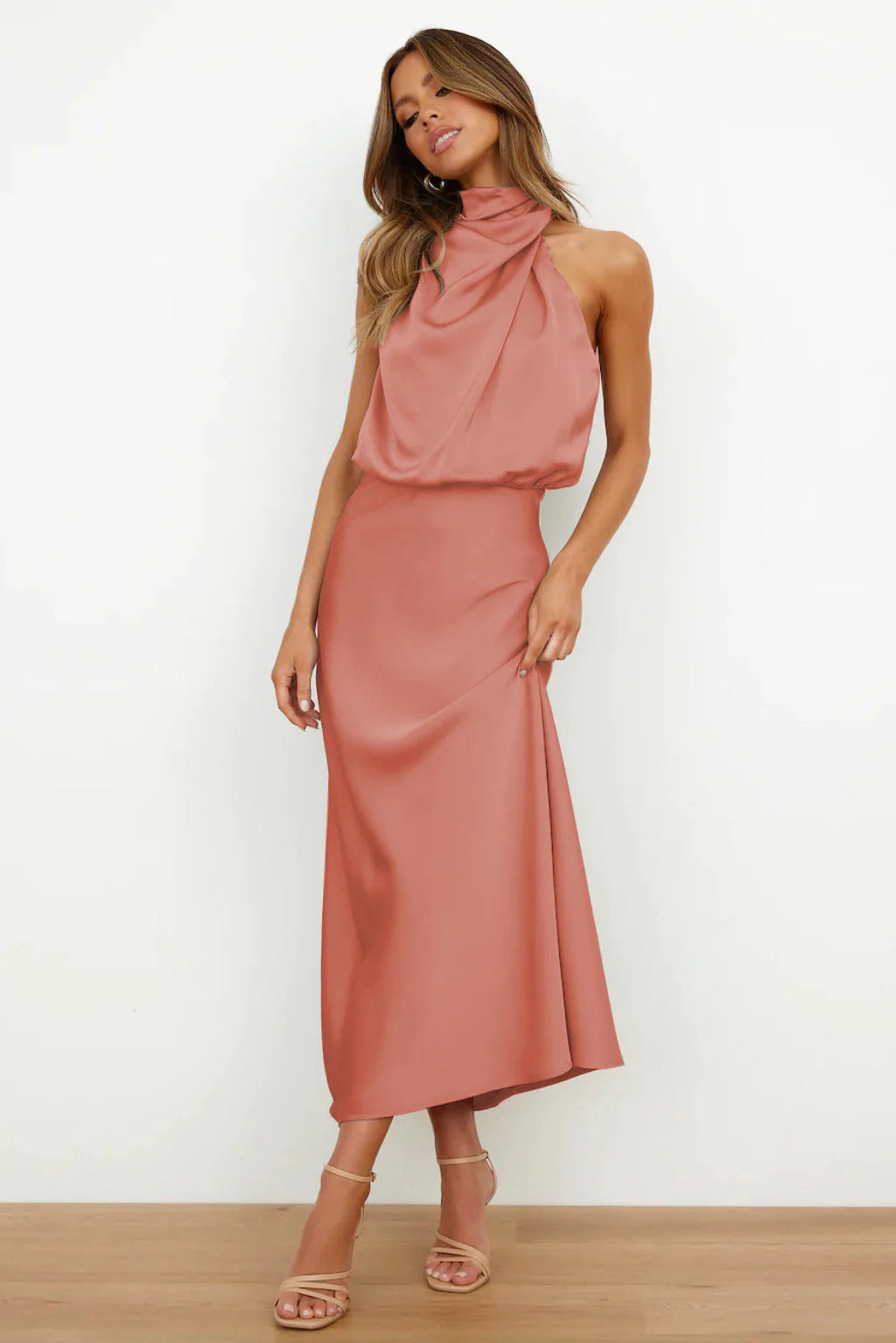 Noirel | Vestido elegante con drapeados